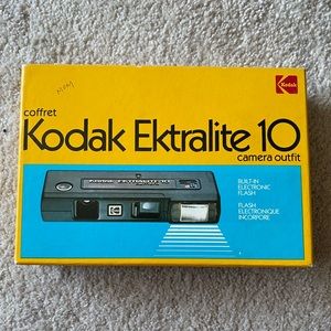 Kodak Ektralite 10 Camera Outfit Vintage Set 1970s